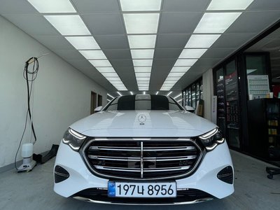 MERCEDES-BENZ E-CLASS - 3
