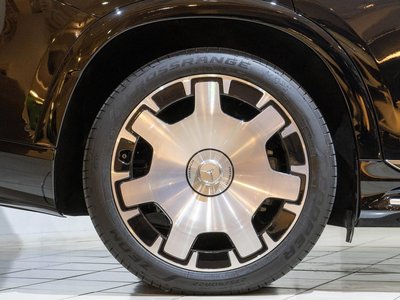 MERCEDES-BENZ EQS - 5