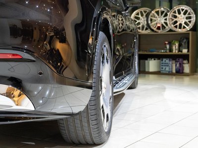 MERCEDES-BENZ EQS - 9