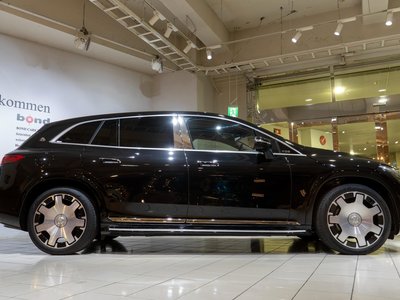 MERCEDES-BENZ EQS - 6