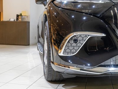 MERCEDES-BENZ EQS - 8