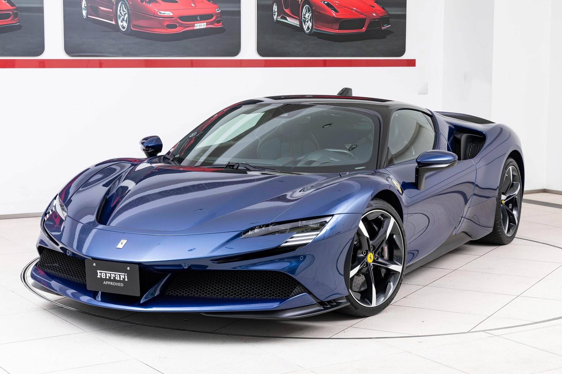 FERRARI SF90 STRADALE - View 1