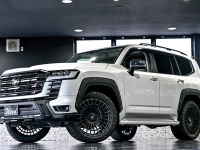 صورة 2 لـ 2023 Toyota LAND CRUISER 300