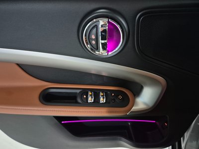 MINI COUNTRYMAN - 10