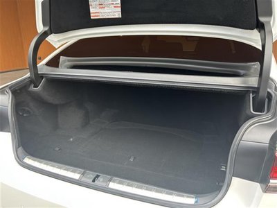 2019 Lexus LS — миниатюра 30