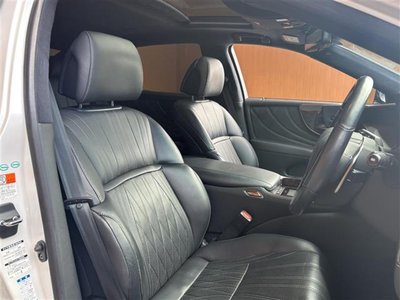 2019 Lexus LS — миниатюра 24