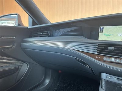 2019 Lexus LS — миниатюра 20