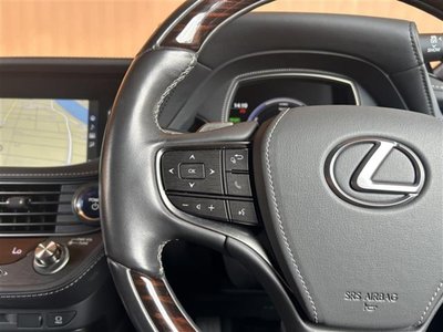 2019 Lexus LS — миниатюра 17