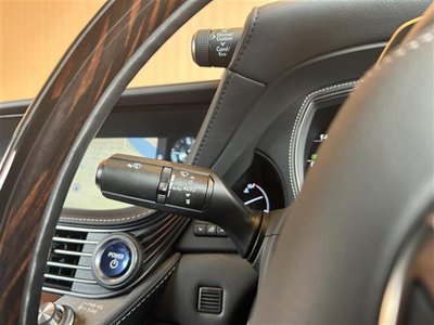 2019 Lexus LS — миниатюра 14