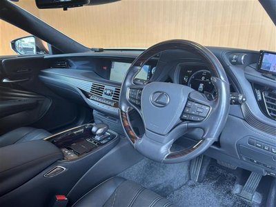 2019 Lexus LS — миниатюра 25