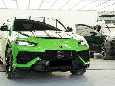 LAMBORGHINI URUS - 1
