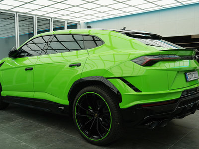 LAMBORGHINI URUS - 6
