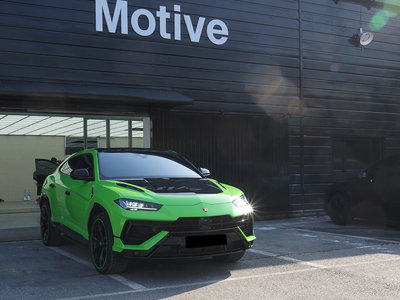 LAMBORGHINI URUS - 4