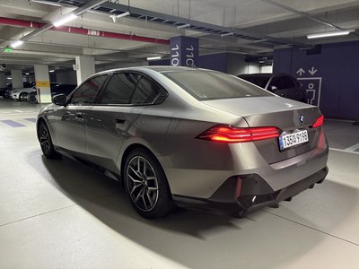 2025 BMW 5 SERIES photo 8