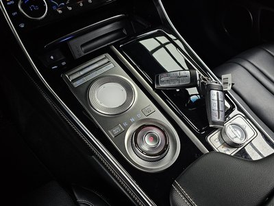 صورة 9 لـ 2021 Genesis GV80