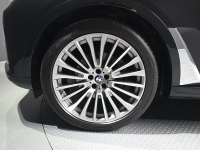 2021 BMW X7 photo 6
