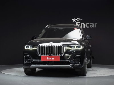 2021 BMW X7 photo 2