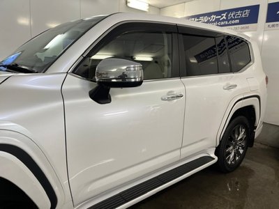 TOYOTA LAND CRUISER 300 - 7