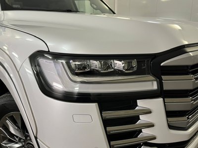 TOYOTA LAND CRUISER 300 - 10