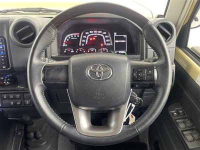 TOYOTA LAND CRUISER 70 - 10