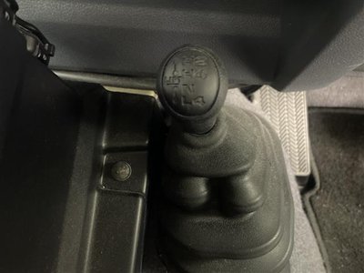 TOYOTA LAND CRUISER 70 - 7