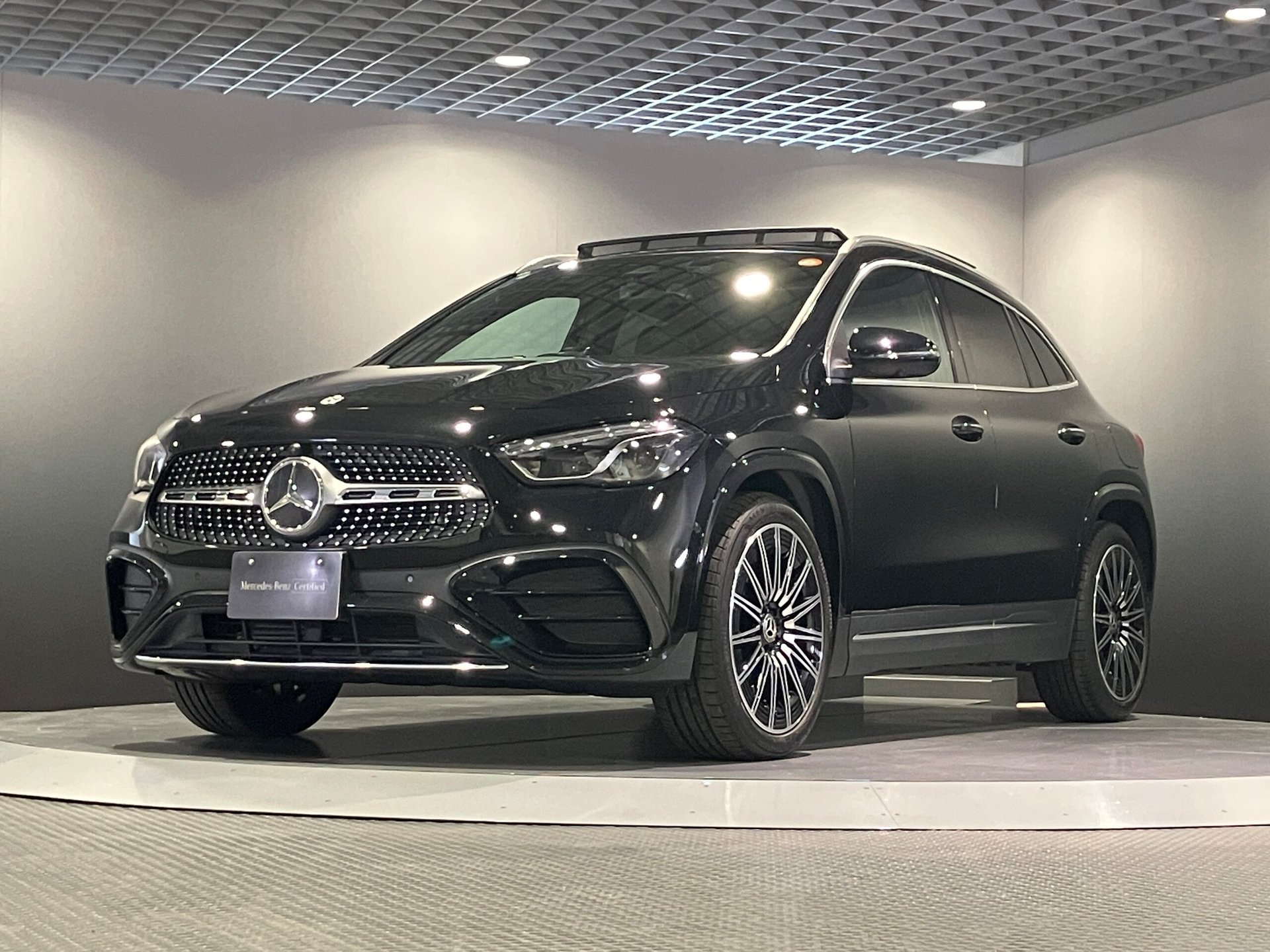 MERCEDES-BENZ GLA - View 1