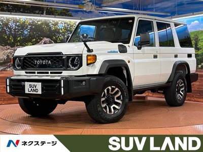 TOYOTA LAND CRUISER 70 - 1