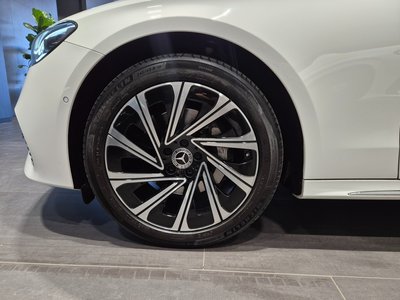 MERCEDES-BENZ E-CLASS - 6