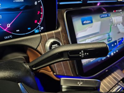 MERCEDES-BENZ E-CLASS - 9