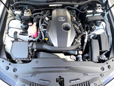 2021 Lexus IS — миниатюра 22
