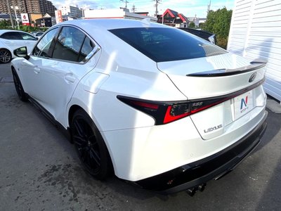 2021 Lexus IS — миниатюра 30