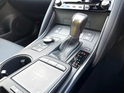 2021 Lexus IS — миниатюра 67