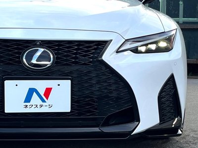 2021 Lexus IS — миниатюра 27