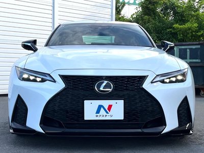 2021 Lexus IS — миниатюра 16