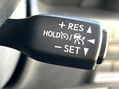 2021 Lexus IS photo 9