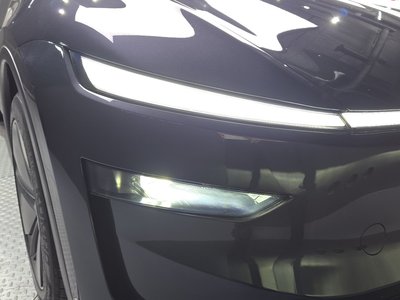 TESLA MODEL Y - 9