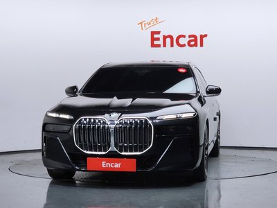 2023 BMW 7 SERIES photo 2