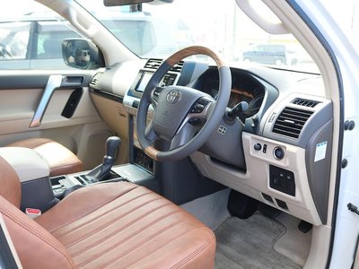 TOYOTA LAND CRUISER PRADO - 5