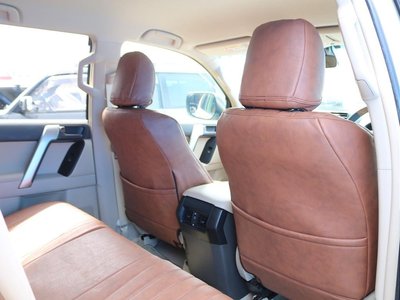 TOYOTA LAND CRUISER PRADO - 10