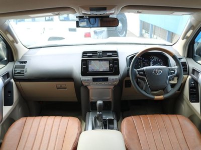 TOYOTA LAND CRUISER PRADO - 3