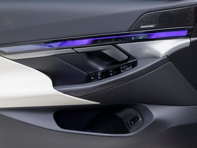 صورة مصغرة 13 لـ 2026 BMW 5 SERIES
