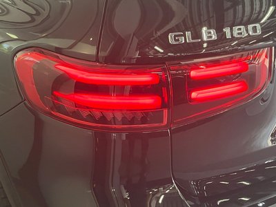 2025 Mercedes-BENZ GLB — миниатюра 11