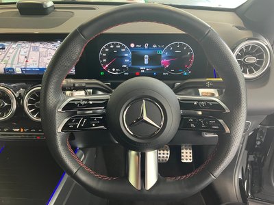 2025 Mercedes-BENZ GLB — миниатюра 20