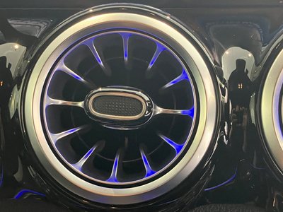 2025 Mercedes-BENZ GLB — миниатюра 24