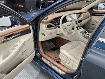 صورة مصغرة 13 لـ 2021 Genesis G90