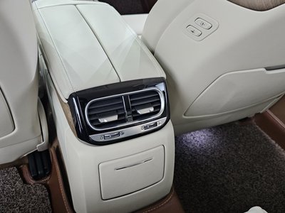 صورة مصغرة 28 لـ 2021 Genesis G90