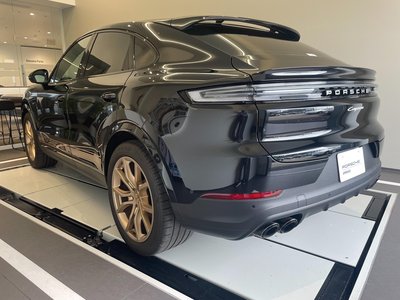 صورة 5 لـ 2024 Porsche CAYENNE