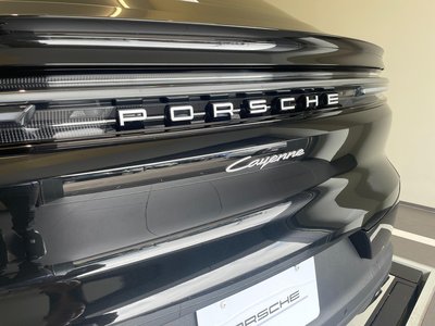 صورة 8 لـ 2024 Porsche CAYENNE