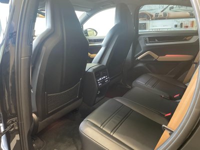 صورة مصغرة 40 لـ 2024 Porsche CAYENNE