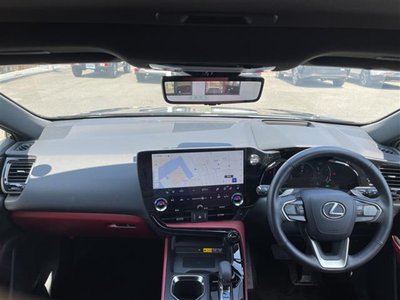 صورة 2 لـ 2023 Lexus NX